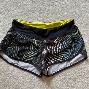 Lululemon Speed Short 2016 Seawheeze Size 6 Secret Society Tofino Teal Black